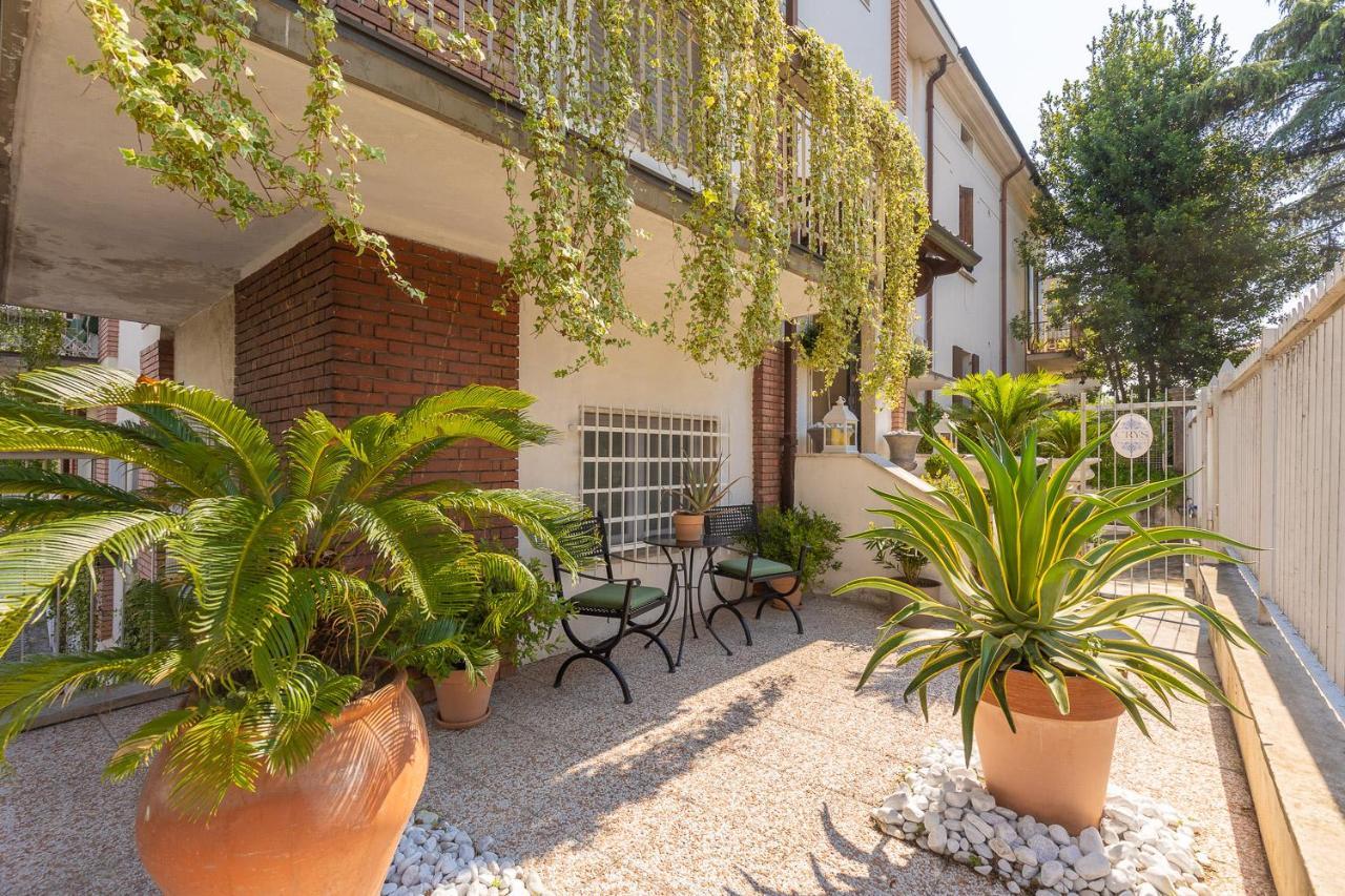 Crys: Apartments, Holiday, Business, Blu Verona Exterior foto